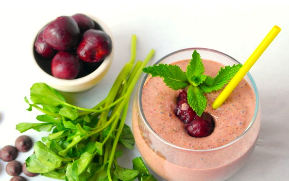 Dark Chocolate & Cherry Green Smoothie